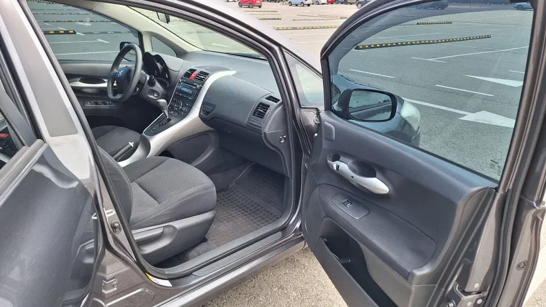 Toyota Auris 2011 - 12