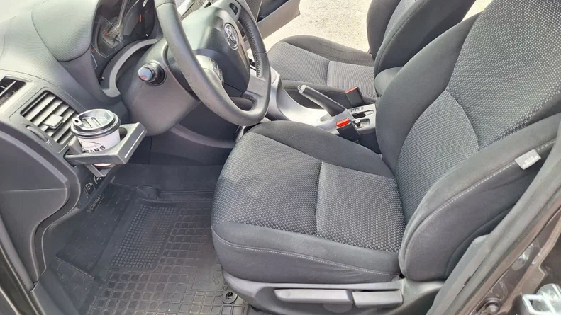 Toyota Auris 2011 - 19