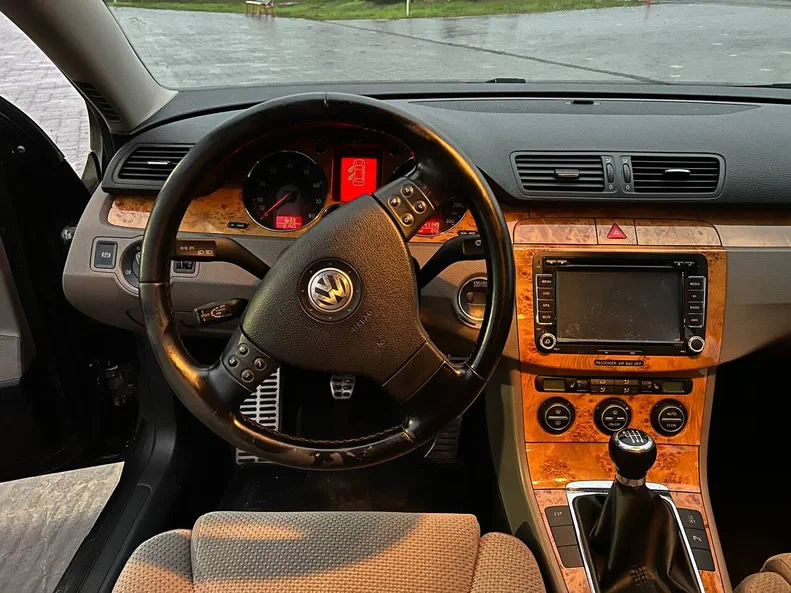 Volkswagen Passat 2005 - 5