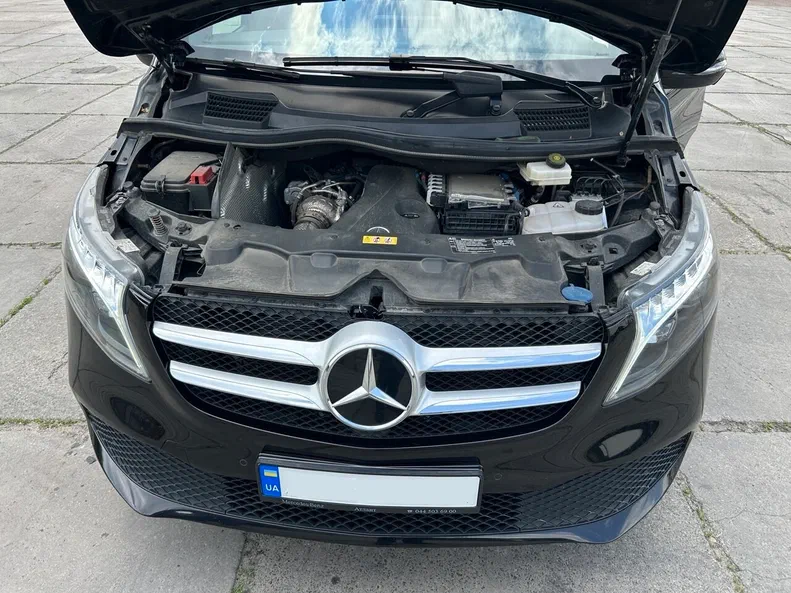 Mercedes-Benz V-Клас 2023 - 25