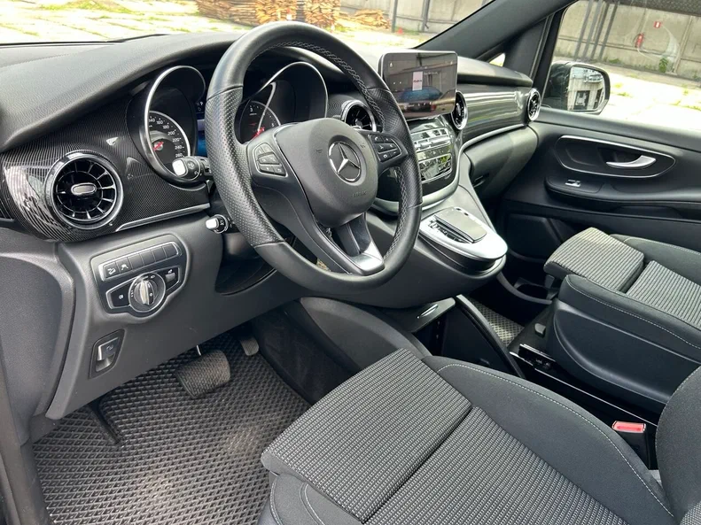 Mercedes-Benz V-Клас 2023 - 19
