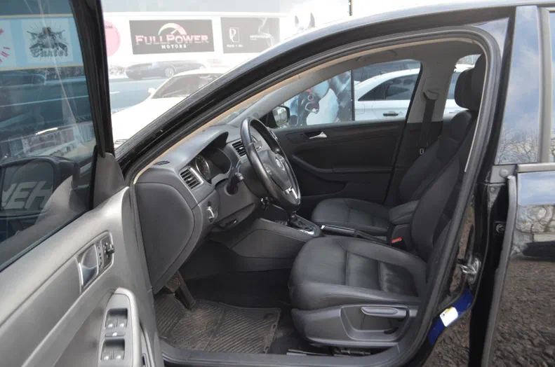 Volkswagen Jetta 2012 - 11