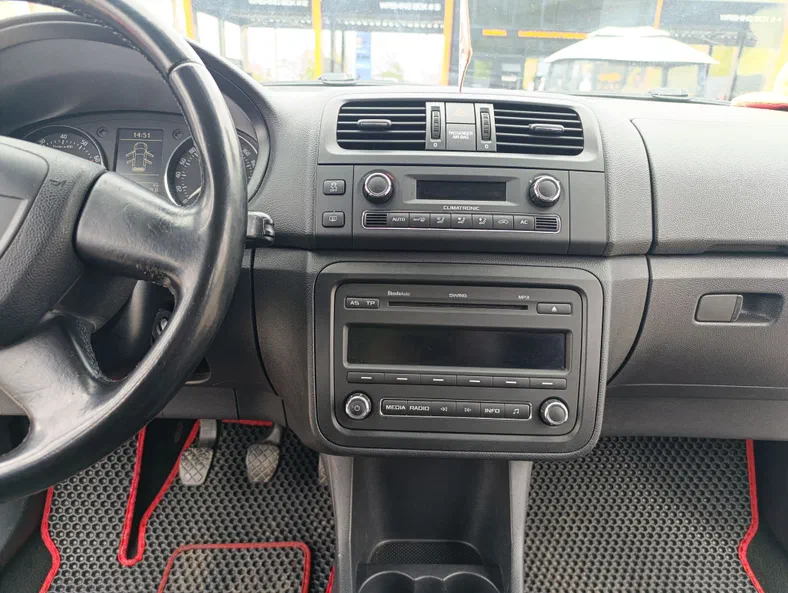 Skoda Fabia 2010 - 11