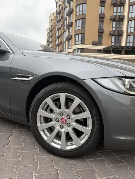 Jaguar XE 2016 - 13