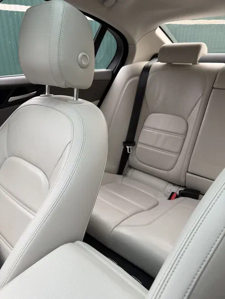 Jaguar XE 2016 - 11