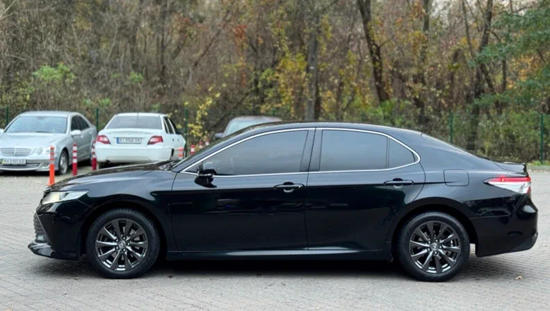 Toyota Camry 2018 - 6