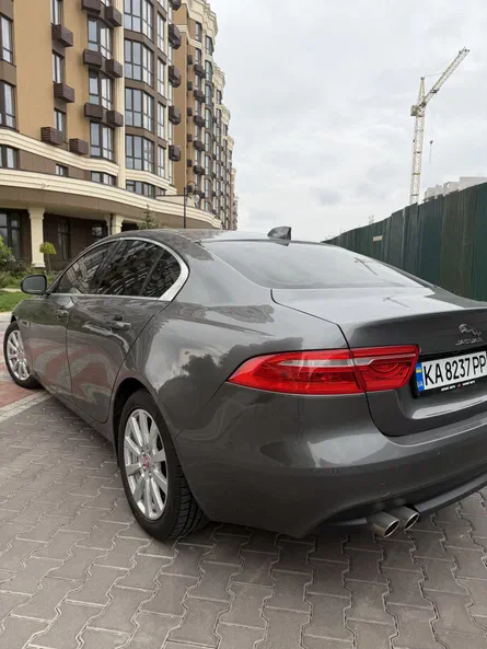 Jaguar XE 2016 - 3