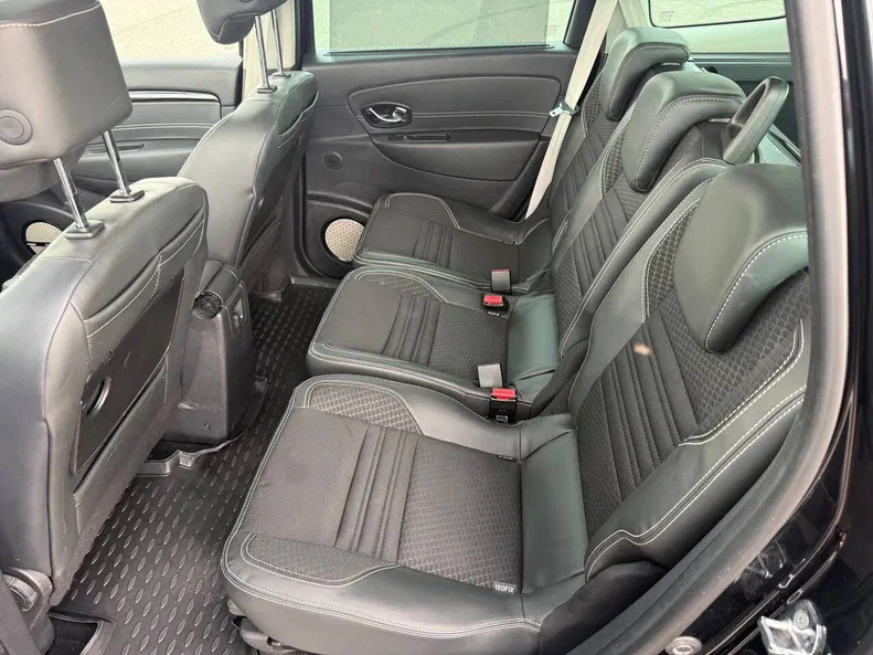Renault Scenic 2015 - 19