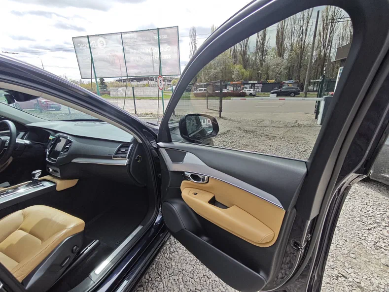 Volvo XC90 2015 - 25