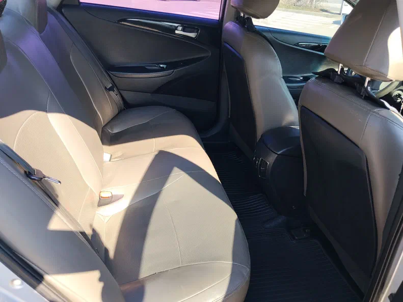Hyundai Sonata 2011 - 11