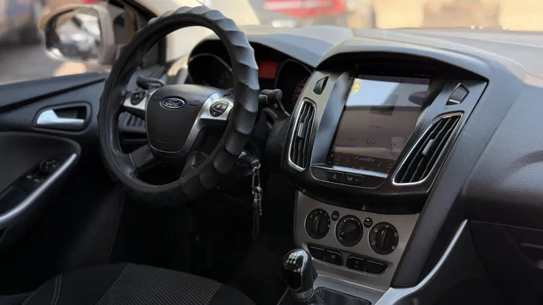 Ford Focus 2013 - 12