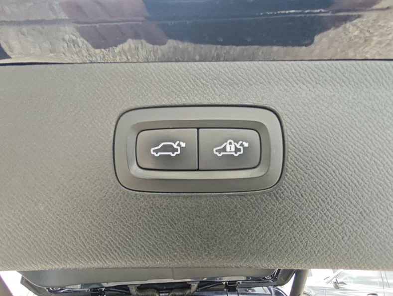 Volvo XC90 2015 - 33