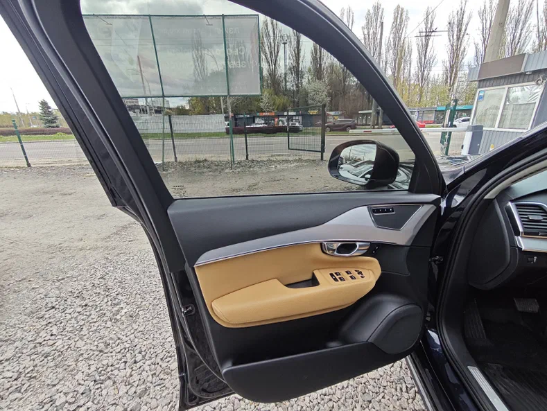 Volvo XC90 2015 - 26