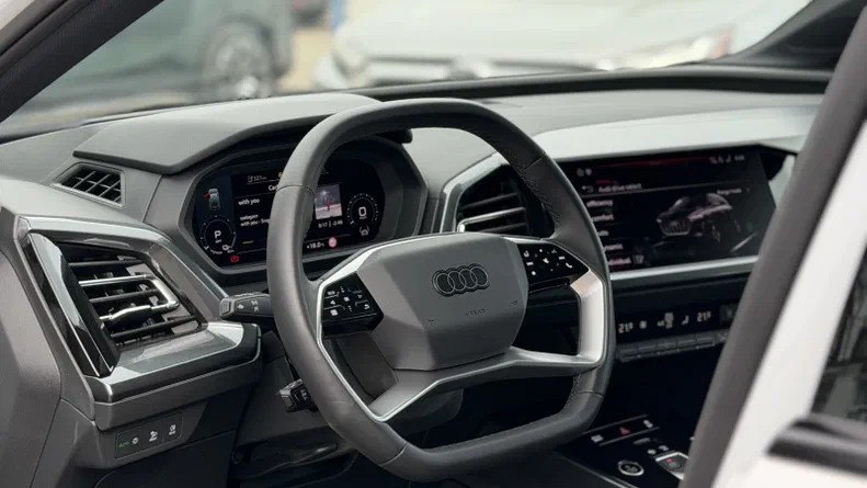 Audi Q5 e-tron 2025 - 11