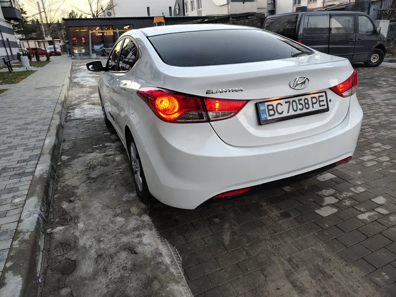 Hyundai Elantra 2013 - 19
