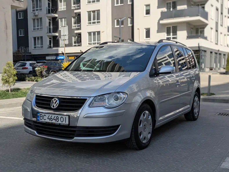 Volkswagen Touran 2008 - 0