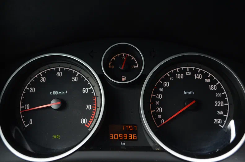 Opel Zafira 2010 - 12
