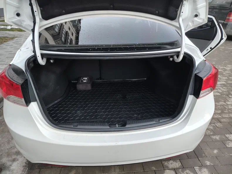 Hyundai Elantra 2013 - 33
