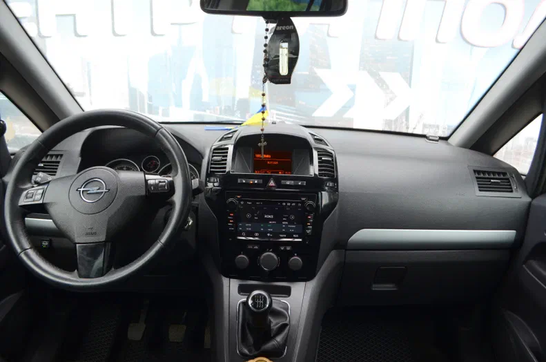 Opel Zafira 2010 - 8