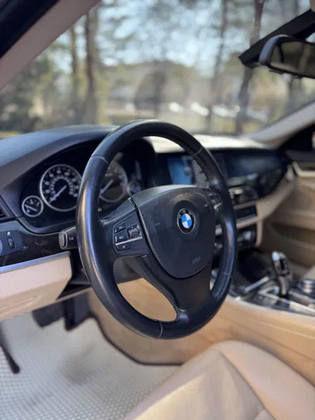 BMW 5 серія 2011 - 5