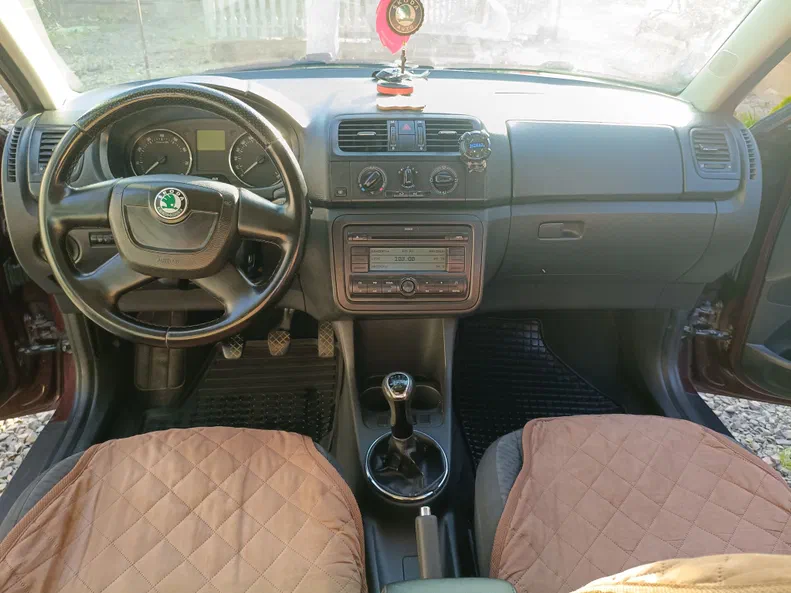 Skoda Fabia 2010 - 6