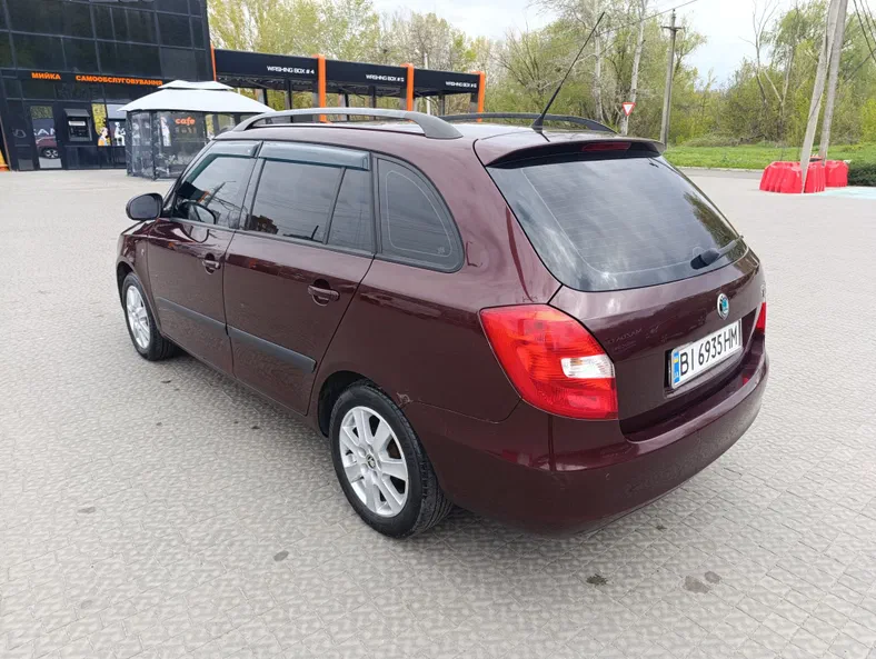 Skoda Fabia 2010 - 4