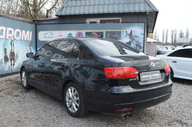Volkswagen Jetta 2012 - 6