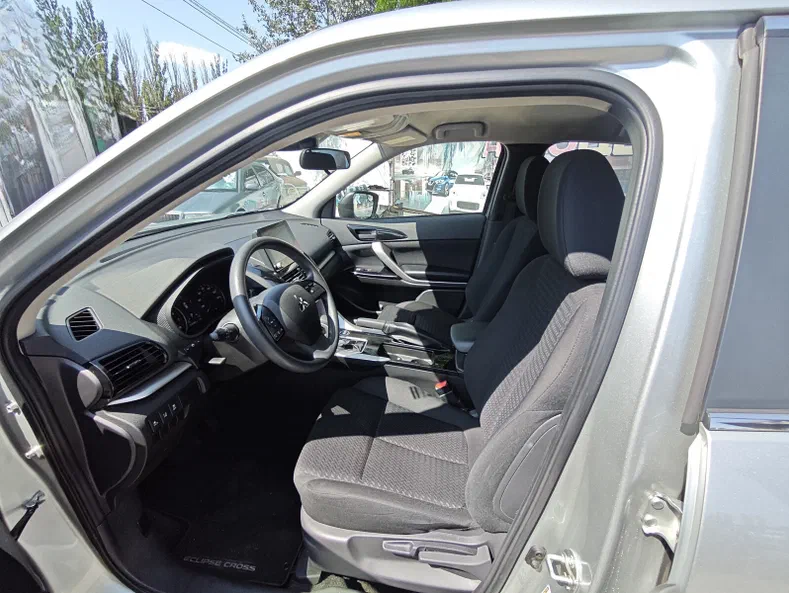 Mitsubishi Eclipse Cross 2023 - 9