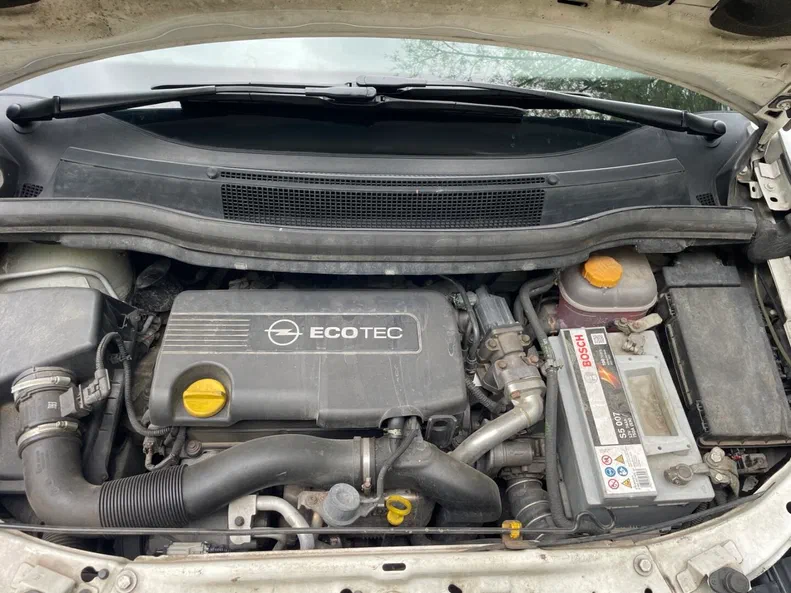 Opel Zafira 2010 - 16