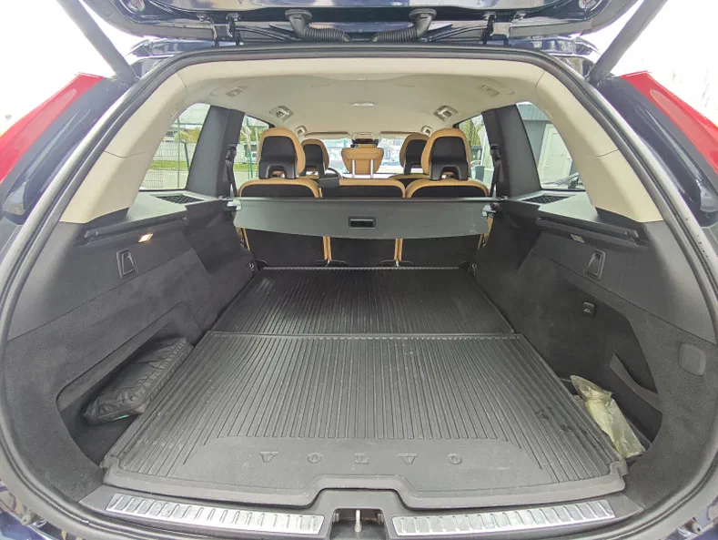 Volvo XC90 2015 - 22