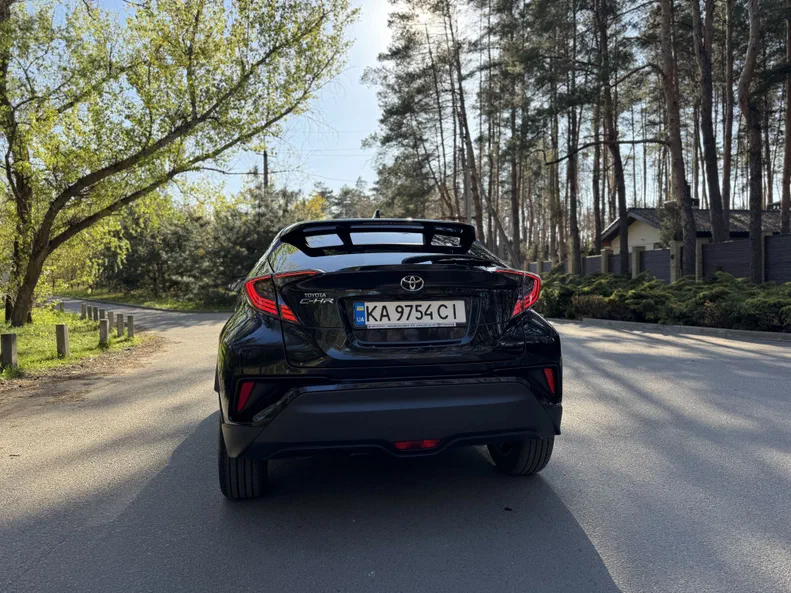 Toyota C-HR 2017 - 11