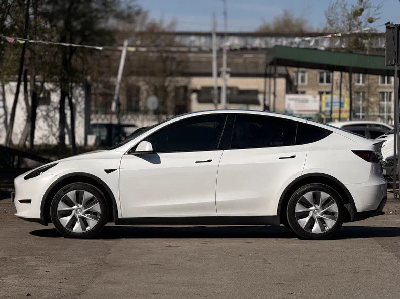 Tesla Model Y 2022 - 5