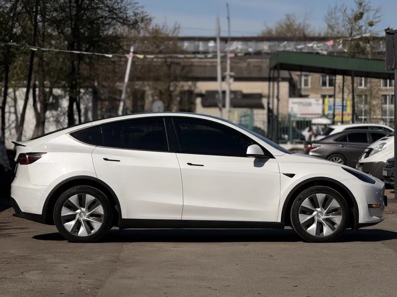 Tesla Model Y 2022 - 4