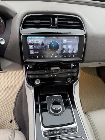 Jaguar XE 2016 - 8