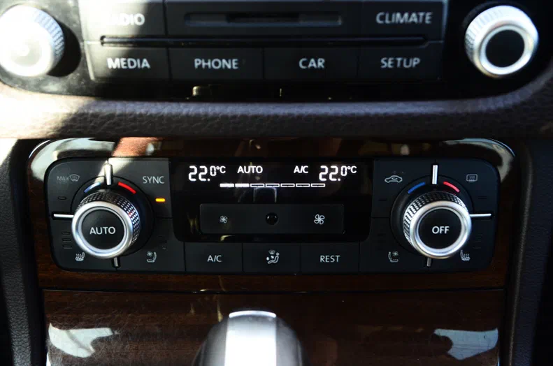 Volkswagen Touareg 2015 - 15