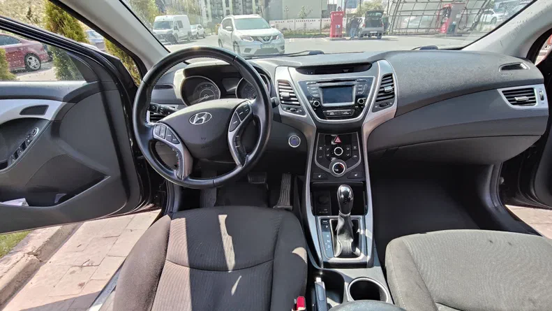 Hyundai Elantra 2015 - 3