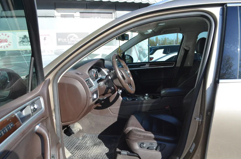 Volkswagen Touareg 2015 - 10