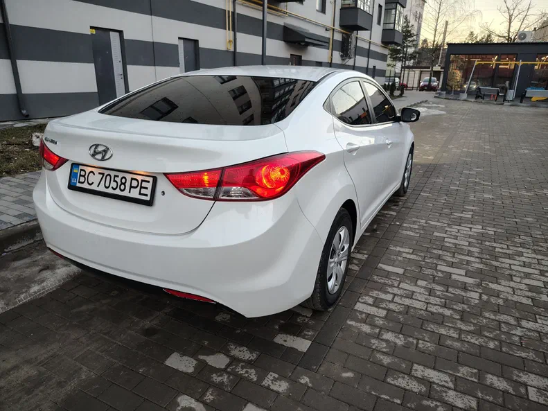 Hyundai Elantra 2013 - 18