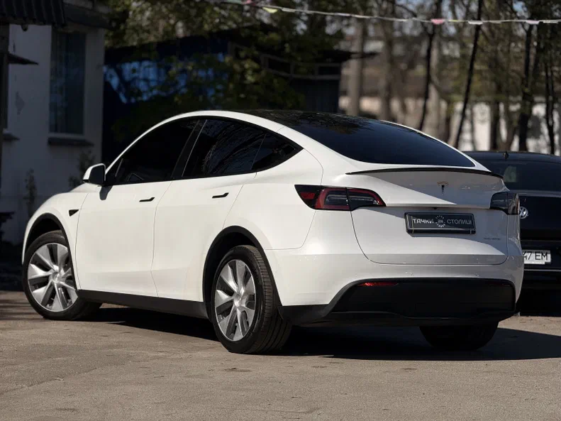 Tesla Model Y 2022 - 9