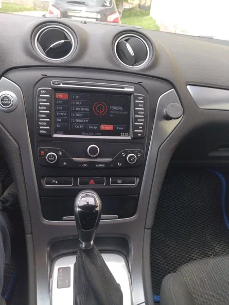 Ford Mondeo 2011 - 6