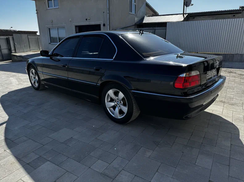 BMW 7 серія 2001 - 1