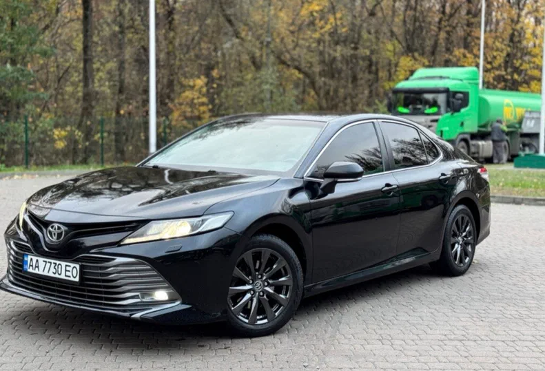Toyota Camry 2018 - 1