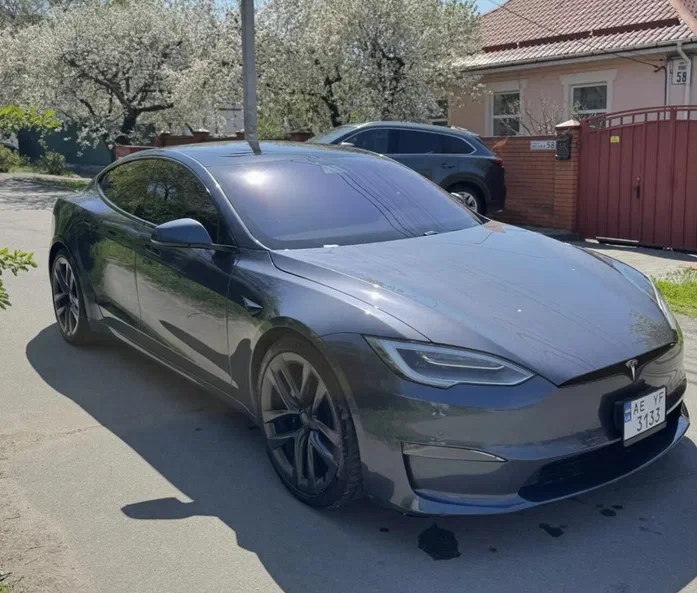 Tesla Model S 2021 - 1