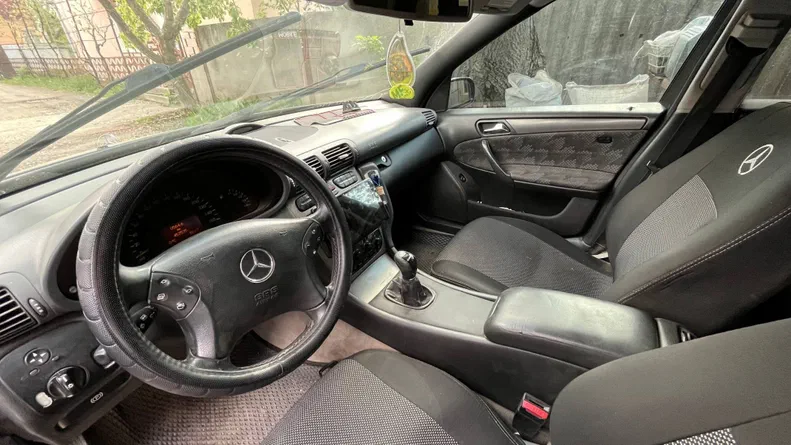 Mercedes-Benz C-Клас 2002 - 4