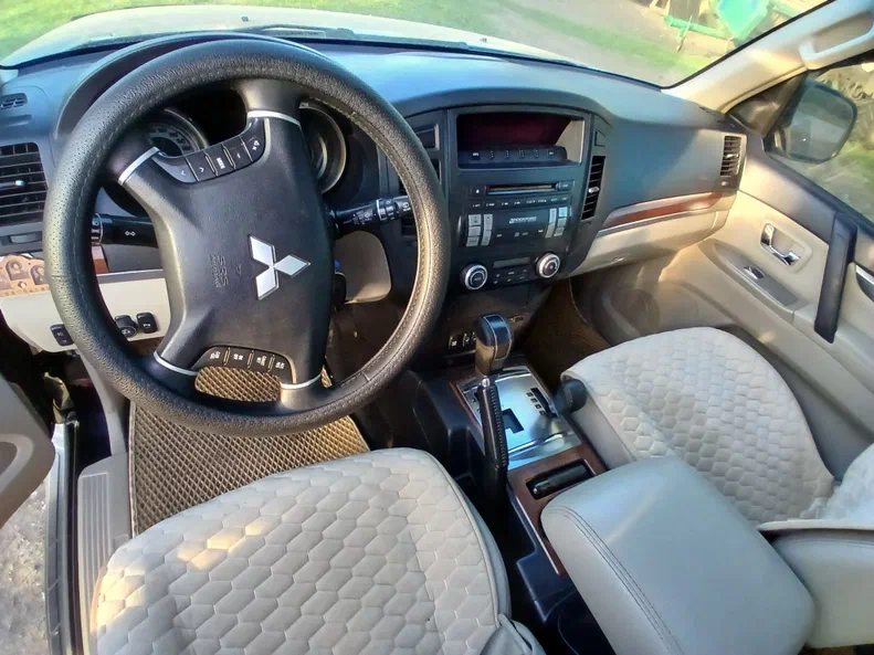 Mitsubishi Pajero 2008 - 15