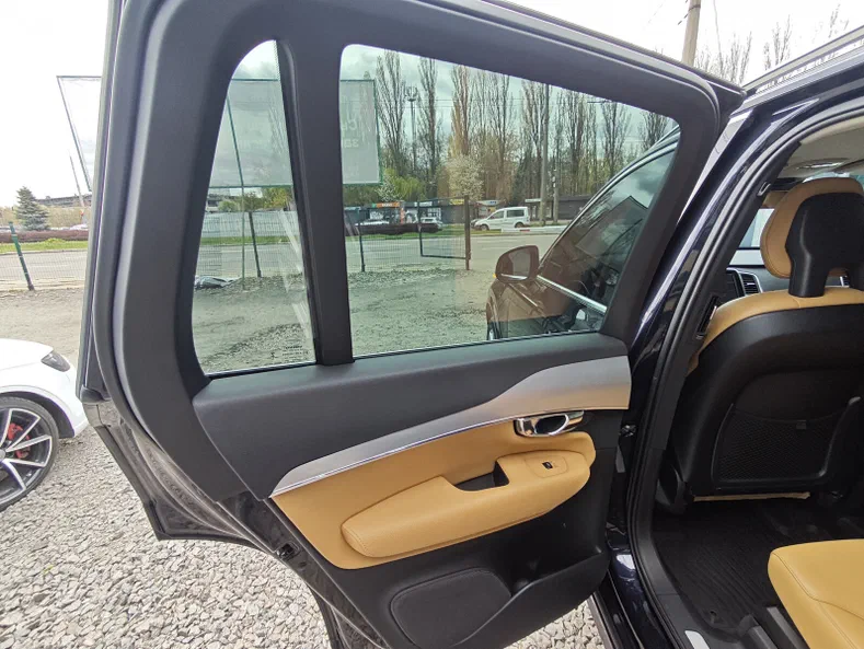 Volvo XC90 2015 - 24