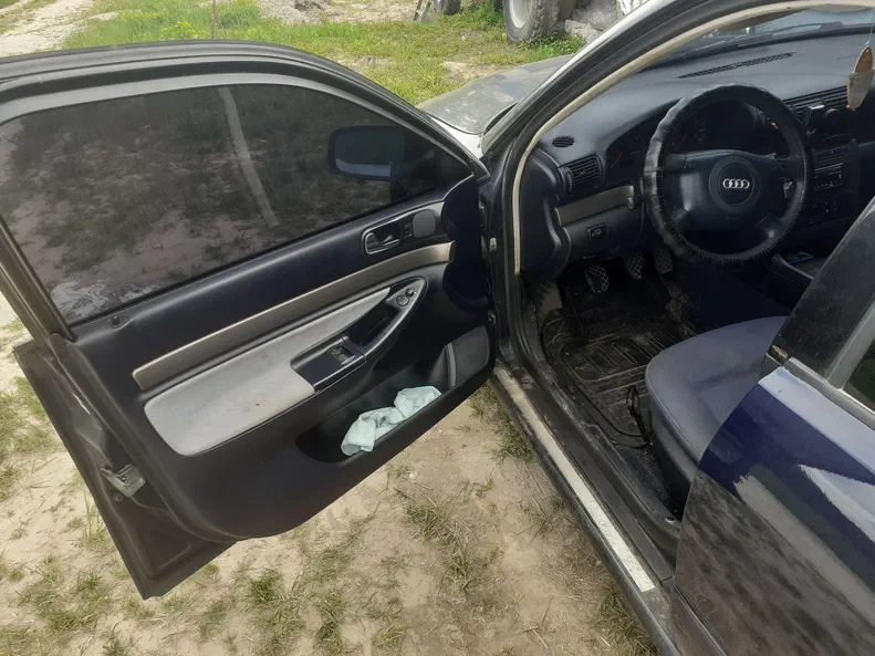 Audi A4 2000 - 4