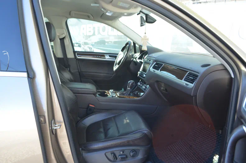 Volkswagen Touareg 2015 - 11