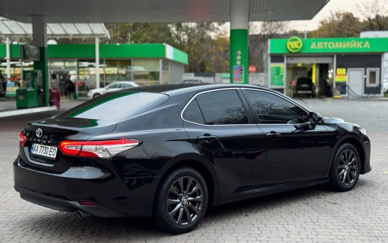 Toyota Camry 2018 - 5
