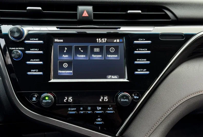 Toyota Camry 2018 - 10